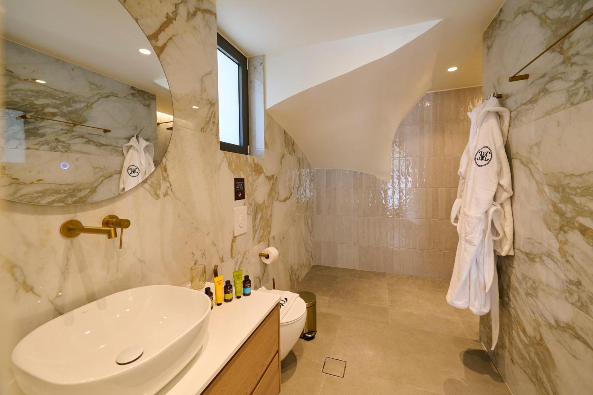 Monarco Executive Rooms Rhodes City Exteriör bild